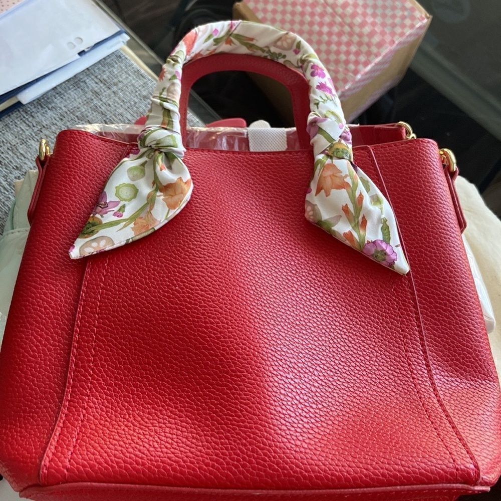 Estée Lauder Faux small bag with CD NWT lipstick - Picture 3 of 13